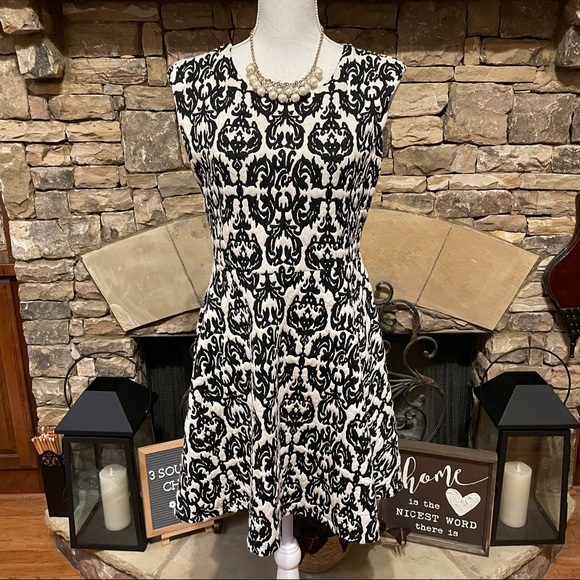 Gianni Bini Black White Damask Sleeveless Dress - Picture 2 of 10